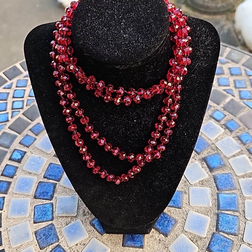 Red Faceted Black Hand Knotted Glass Beaded Necklace